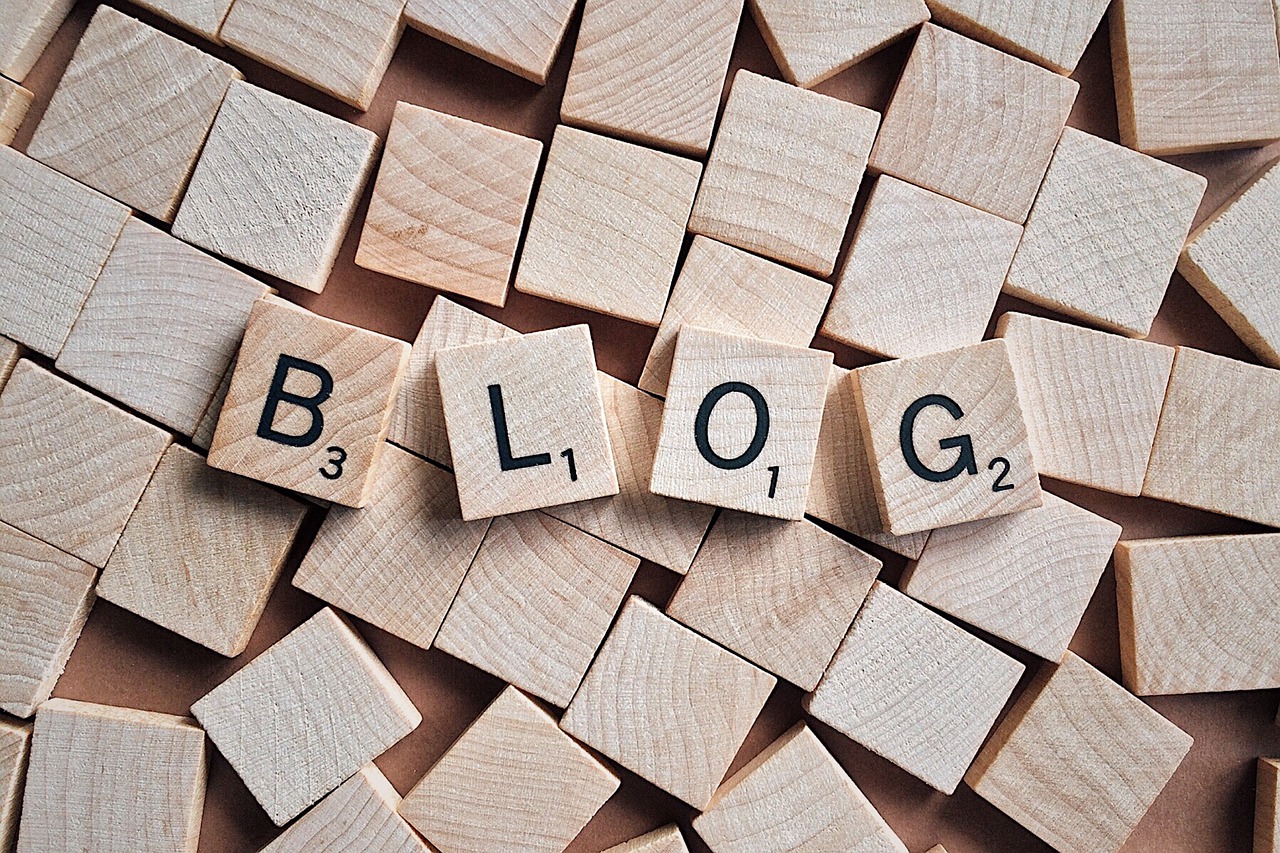 What is blogging and how to make money from it?